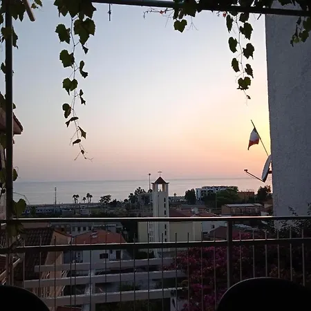 Le Zagare לינה וארוחת בוקר פאולה