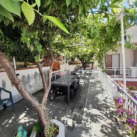 Le Zagare Bed & Breakfast *