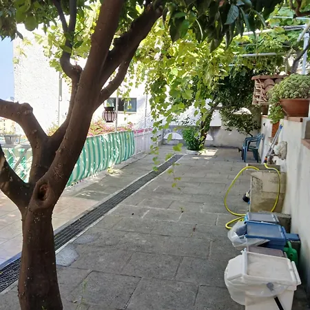 Alojamento de Acomodação e Pequeno-almoço Le Zagare 3*