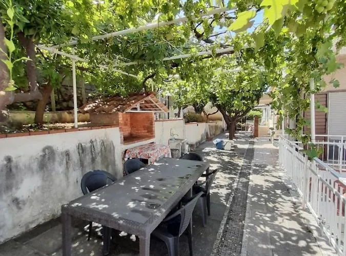 Alojamento de Acomodação e Pequeno-almoço Le Zagare